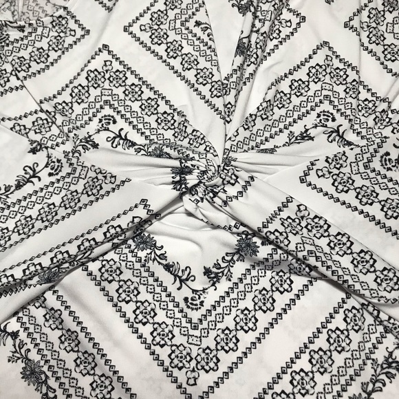 DKNY Front Twist sleeveless top - Picture 4 of 5